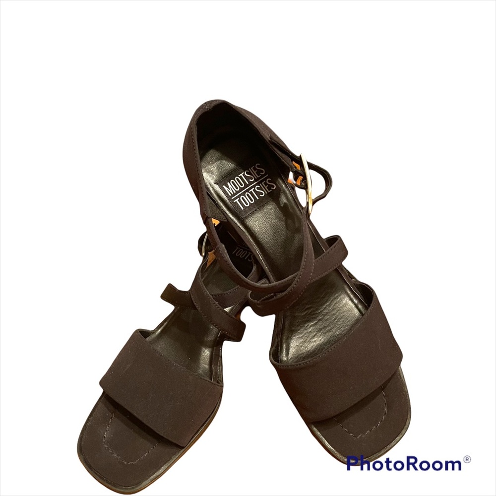 8.5 M Mootsies Tootsies strapped sandle heel - Picture 8 of 8